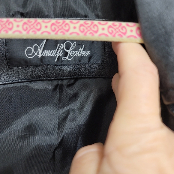 NWOT. Amalfi Leather double breasted womens jacket. Size M. (686) - Picture 4 of 6